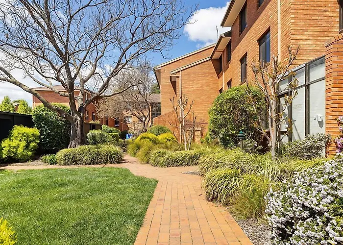 Oxley Court Serviced Apartments Canberra
